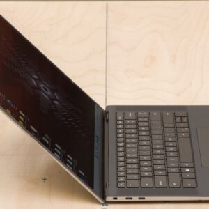 Alternative view of Dell Precision 5570